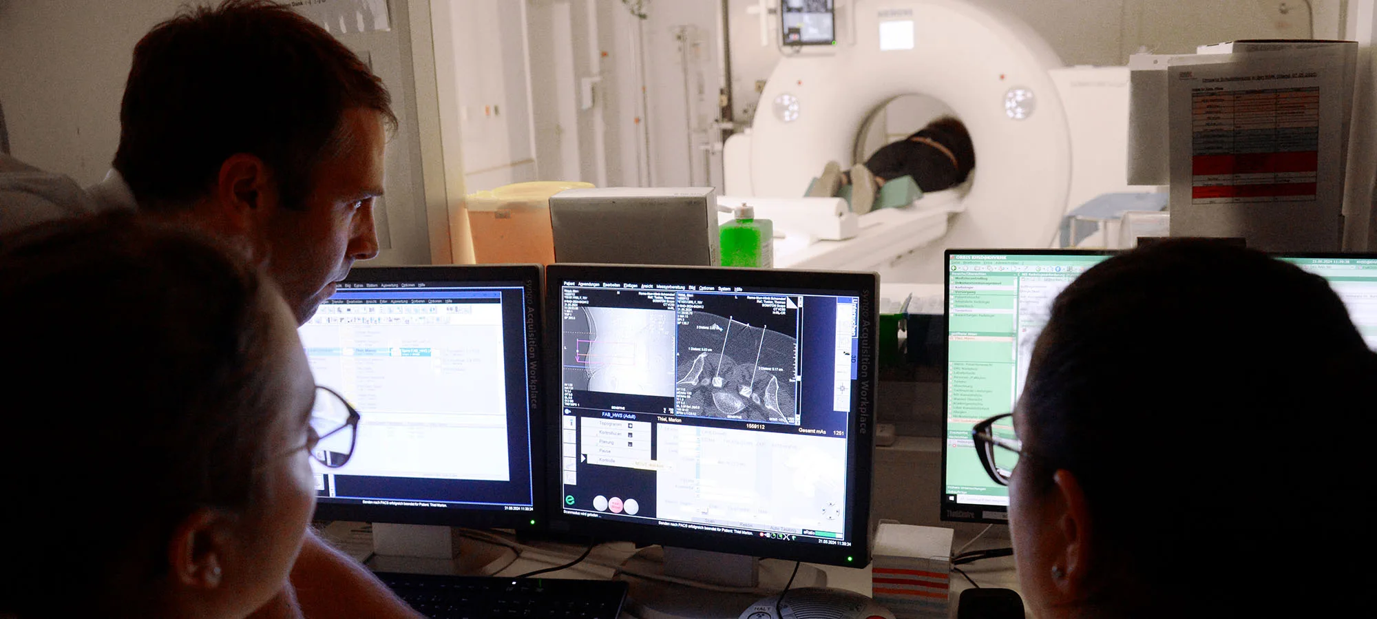 Untersuchung eines Patienten im MRT