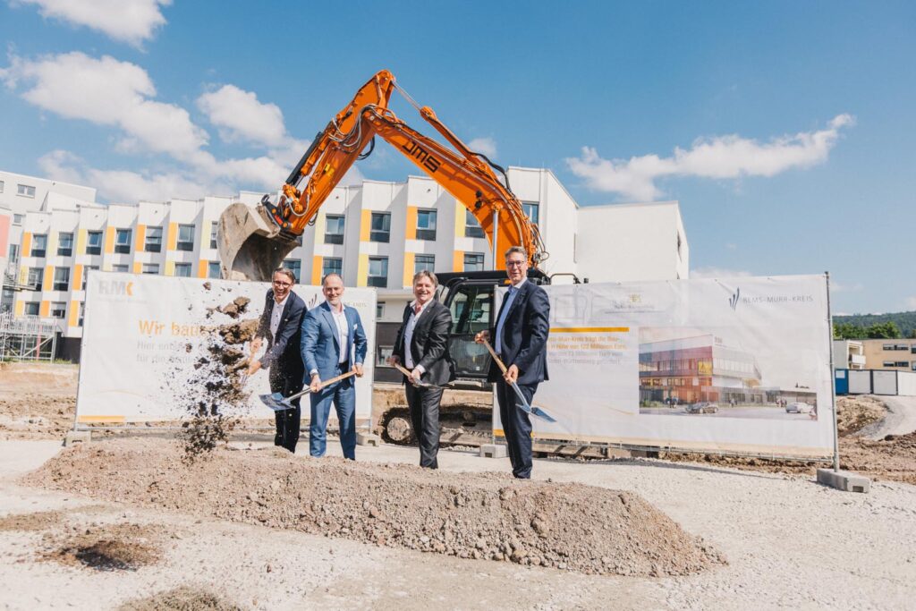 Spatenstich für neues Herzstück der Klinik Schorndorf